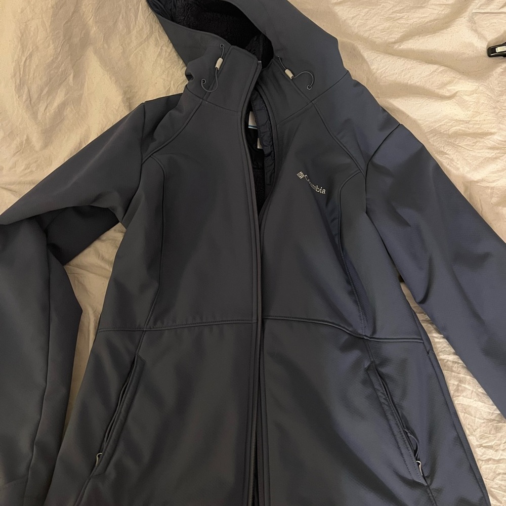 Columbia Omni-wind fuzzy jacket